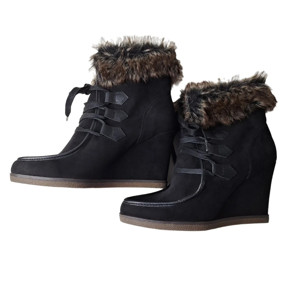 Merona Sz 9.5 Black Suede Faux Fur Wedge Ankle Bootie Boots